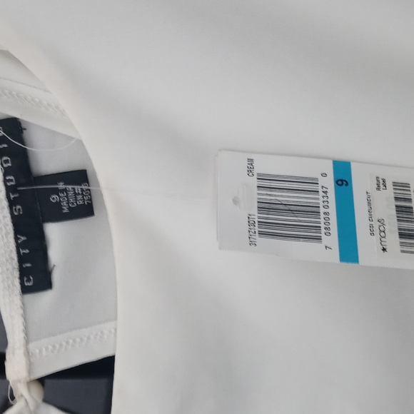 Beautiful Dress - Picture 5 of 5